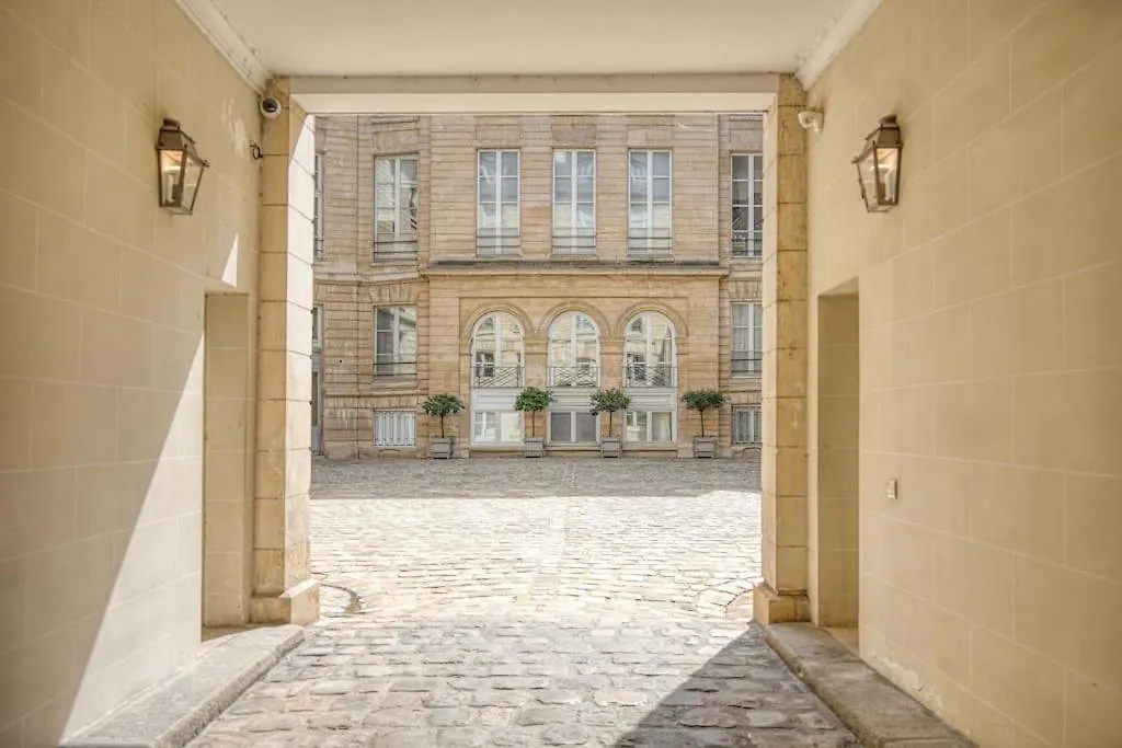 Apartment Appartement Saint Louis Luxury Paris France